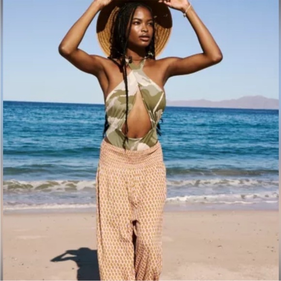 Out From Under Lucia Printed Wrap One-Piece Swimsuit • Camo | NWT | Size Small - Picture 4 of 7